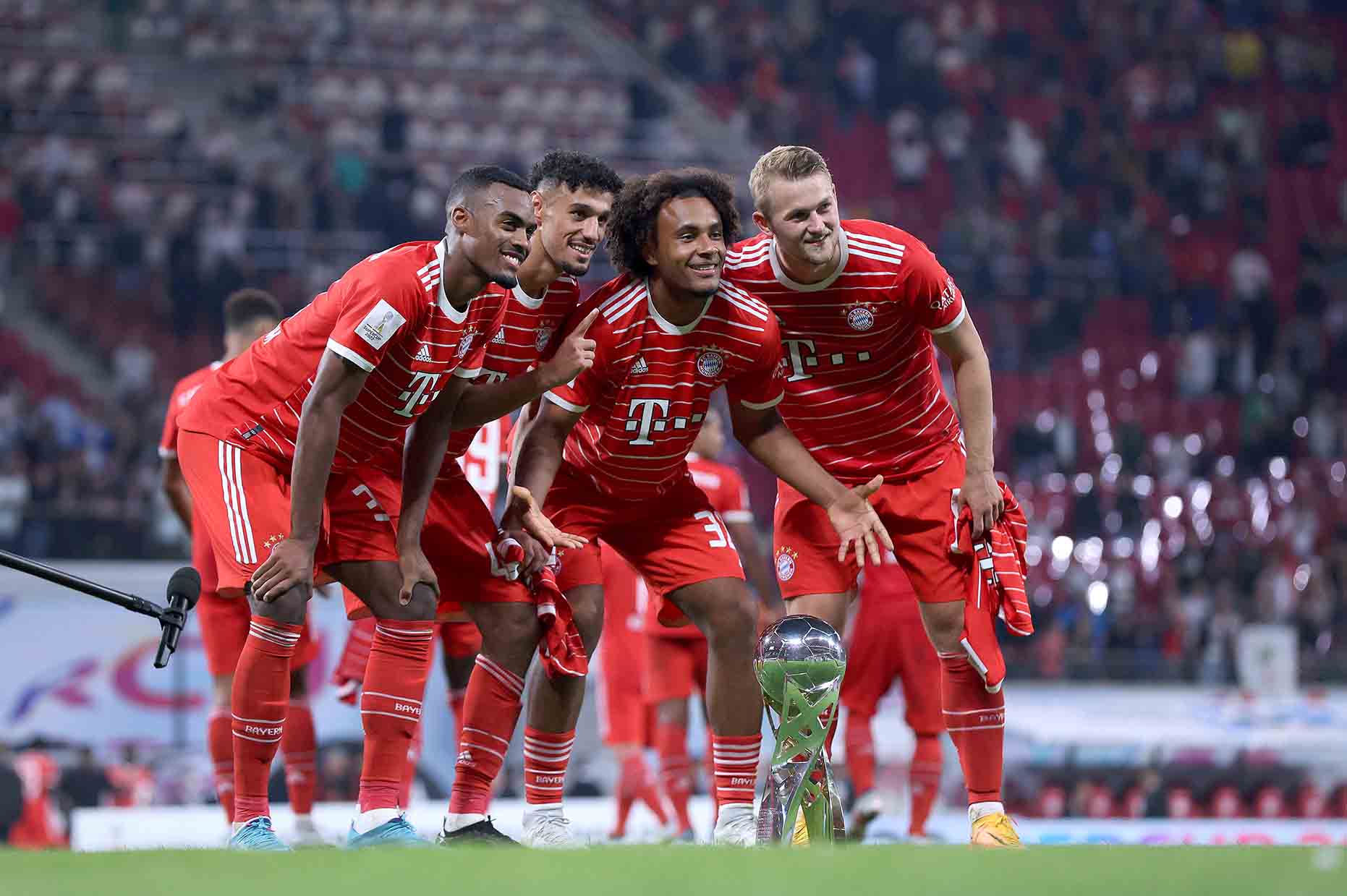 De Ligt và Mazraoui có thể theo chân Zirkzee cập bến Man United trong hè này. Ảnh: AFP