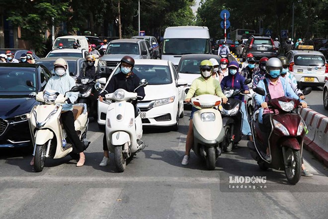 Hot weather continues in the North and Central regions. Photo: Chan Phuc