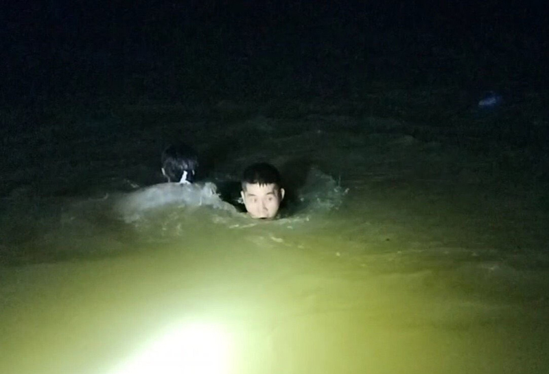 Chiến sĩ biên phòng kể lại 10 phút cứu người trên dòng sông chảy xiết. Ảnh: Đơn vị cung cấp.
