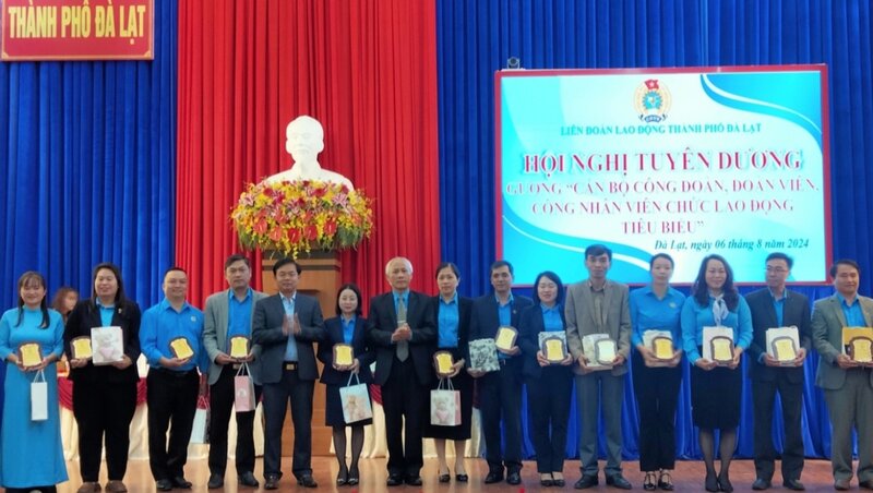 Liên đoàn Lao động TP.Đà Lạt tuyên dương 95 cán bộ, đoàn viên, người lao động tiêu biểu. Ảnh: LÂM ĐỨC