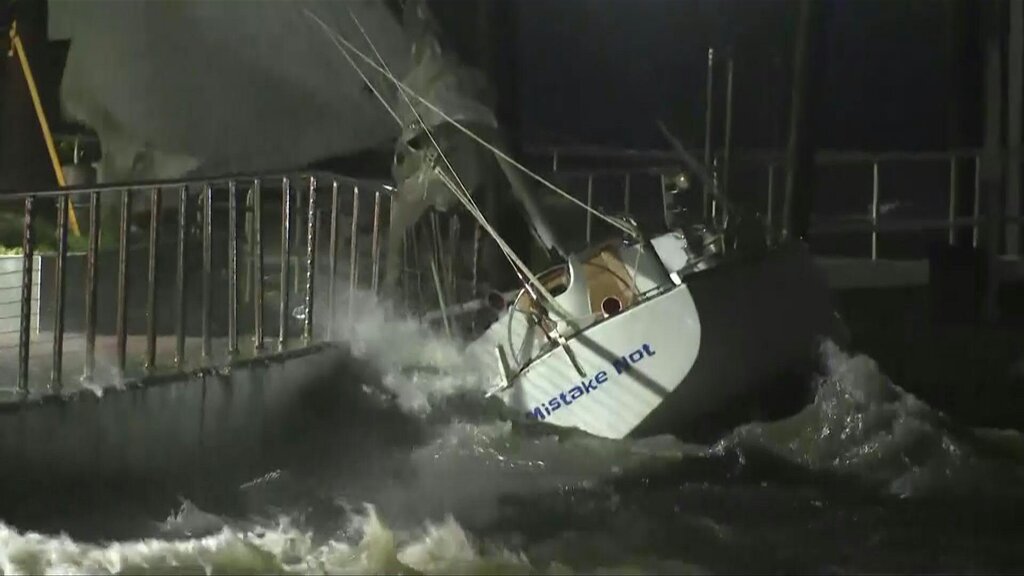 Bão số 4 Debby đang gây mưa lớn, gió mạnh ở Mỹ. Ảnh: AFP