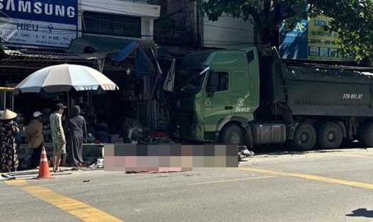 Hiện trường vụ tai nạn giao thông làm 2 người thương vong trên quốc lộ 48C. Ảnh: Ngọc Tú