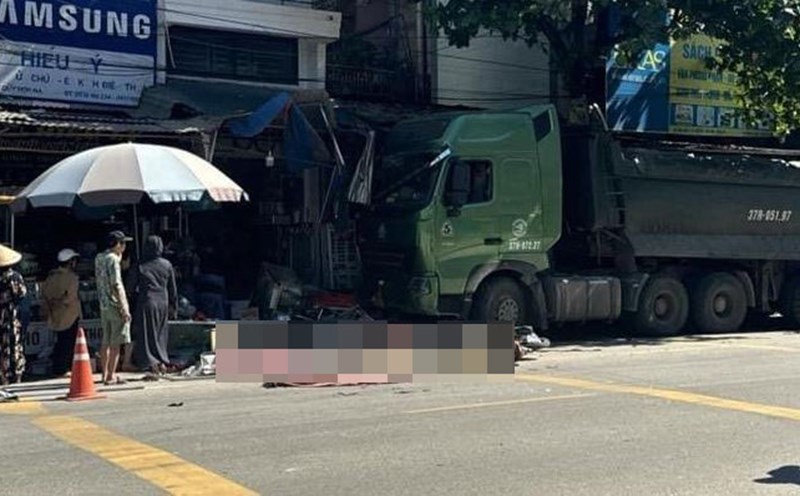 Hiện trường vụ tai nạn giao thông làm 2 người thương vong trên quốc lộ 48C. Ảnh: Ngọc Tú