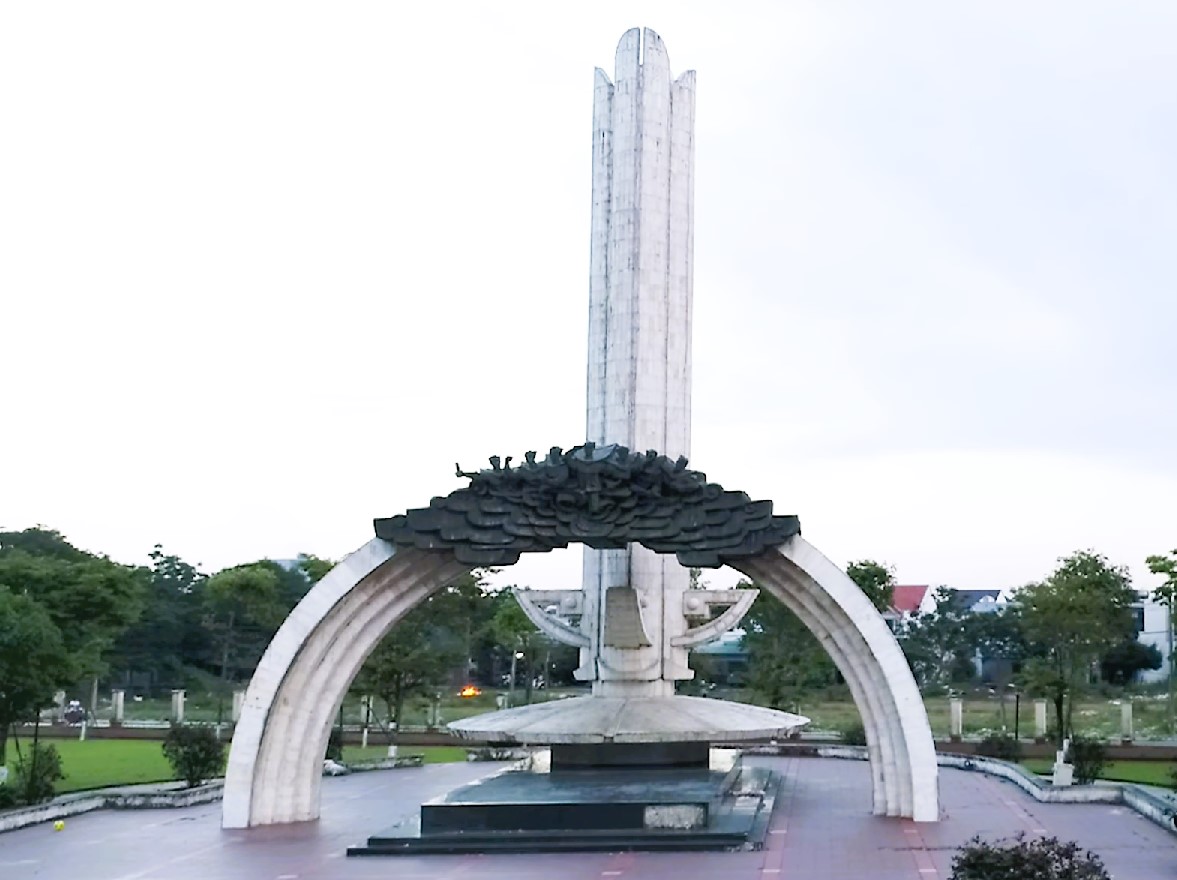 The Dũng sĩ Điện Ngọc monument in Điện Bàn town, Quảng Nam province. Photo by Nguyễn Hoàng