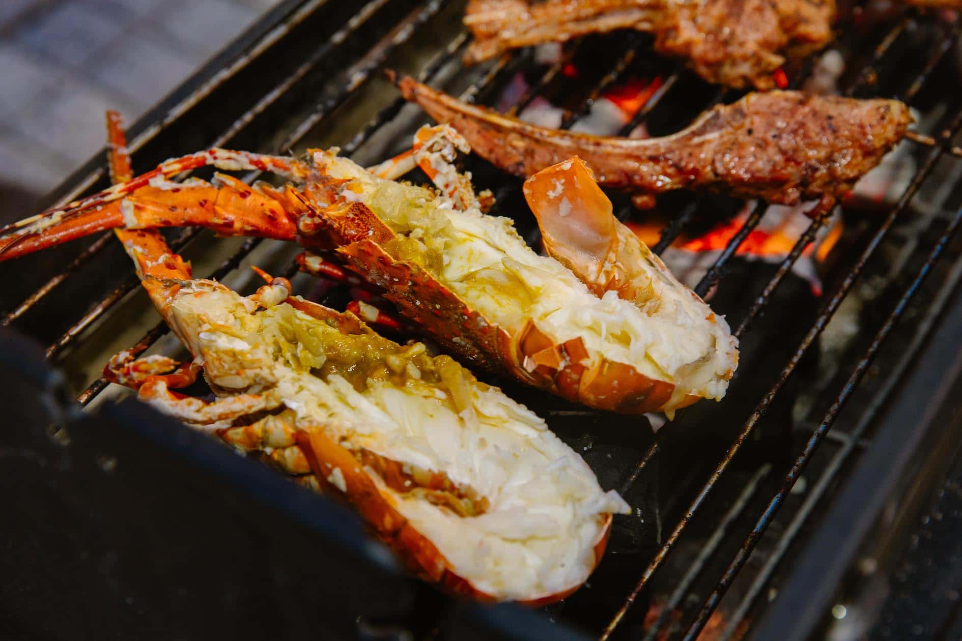 Many dishes made from lobsters are expected to leave a lasting impression on tourists. Photo: Hữu Long