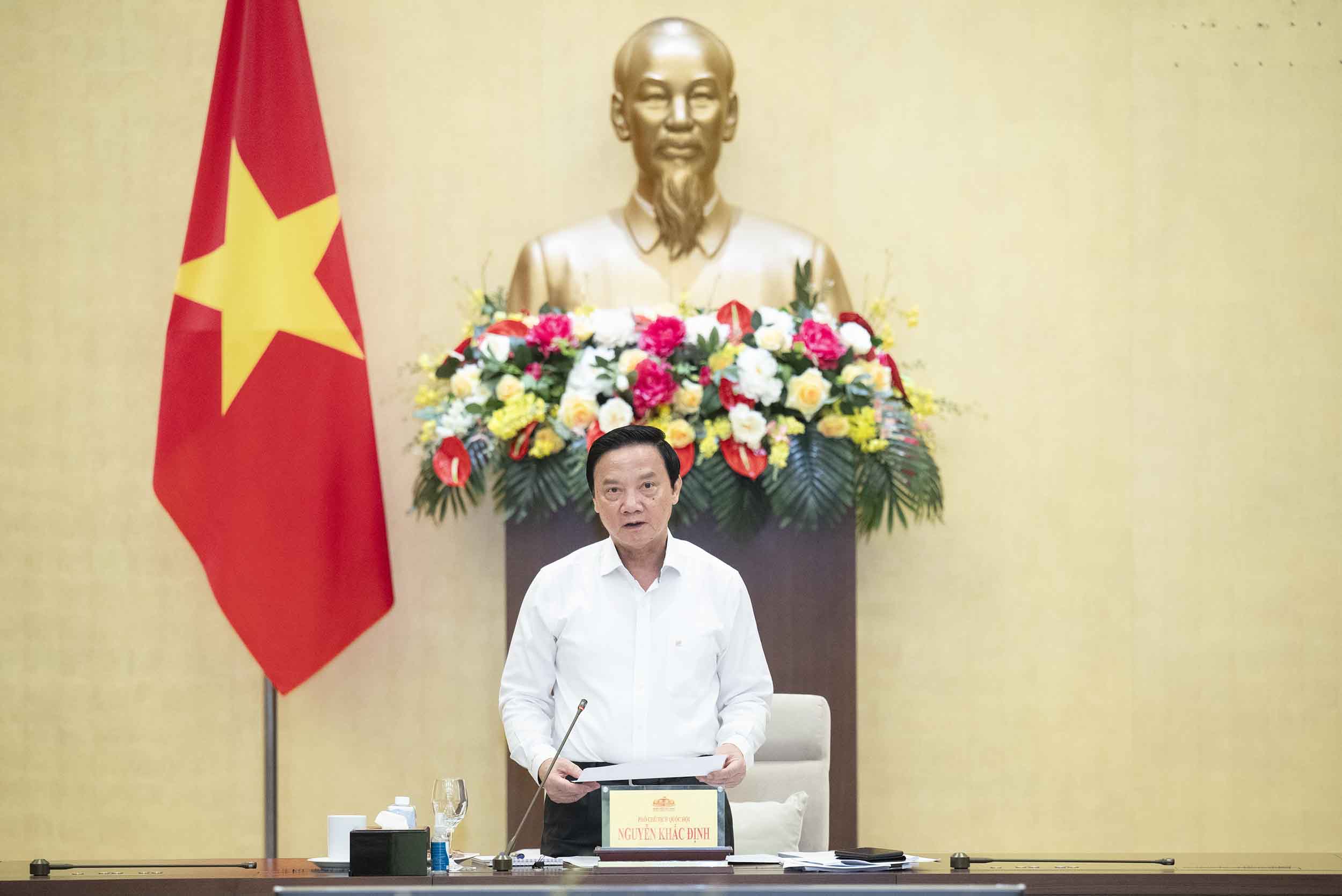 Ủy viên Ban Chấp hành Trung ương Đảng, Phó Bí thư Đảng đoàn Quốc hội, Phó Chủ tịch Quốc hội Nguyễn Khắc Định chủ trì phiên họp. Ảnh: Quốc hội