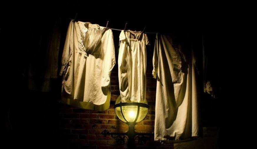 Do not hang clothes overnight on the 15th day of the 7th month. Photo: Time Out