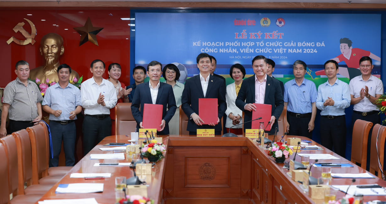 The Signing Ceremony took place in the late afternoon of August 6. Photo: Hải Nguyễn