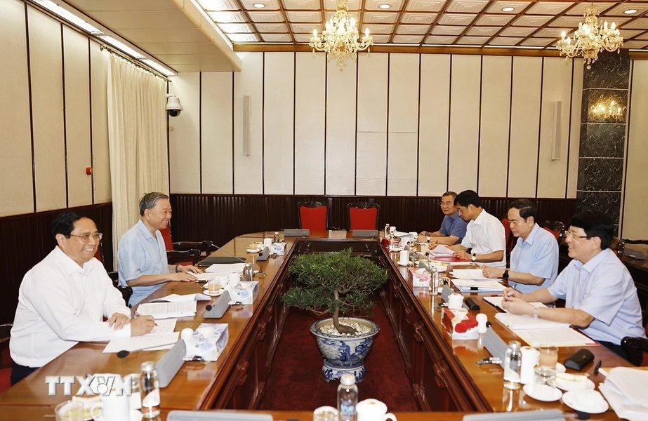 General Secretary, President Tô Lâm chairs the meeting of the top leaders. Photo: Trí Dũng/TTXVN