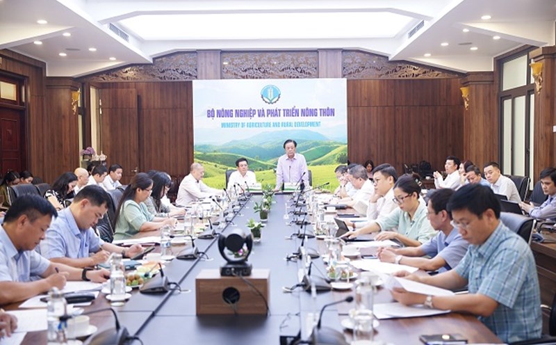 Bộ trưởng Bộ NNPTNT Lê Minh Hoan và Bộ trưởng Bộ Công Thương Nguyễn Hồng Diên chủ trì cuộc họp đề xuất thành lập Hội đồng lúa gạo Quốc gia. Ảnh: Văn Giang