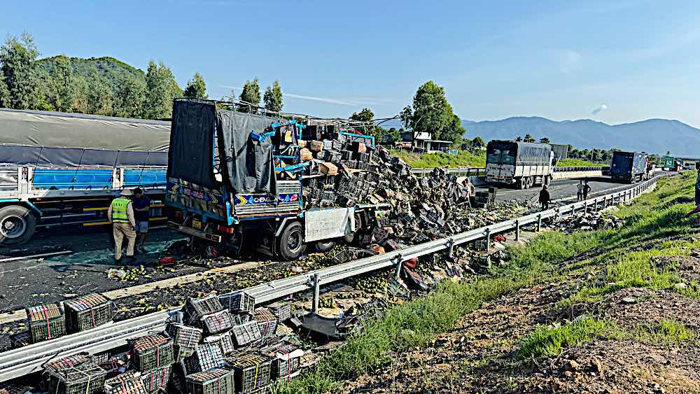 Scene of the accident on the highway. Photo: Duy Tuấn 