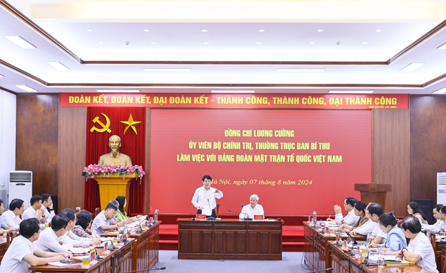 Scene of the working session. Photo: Phạm Đông