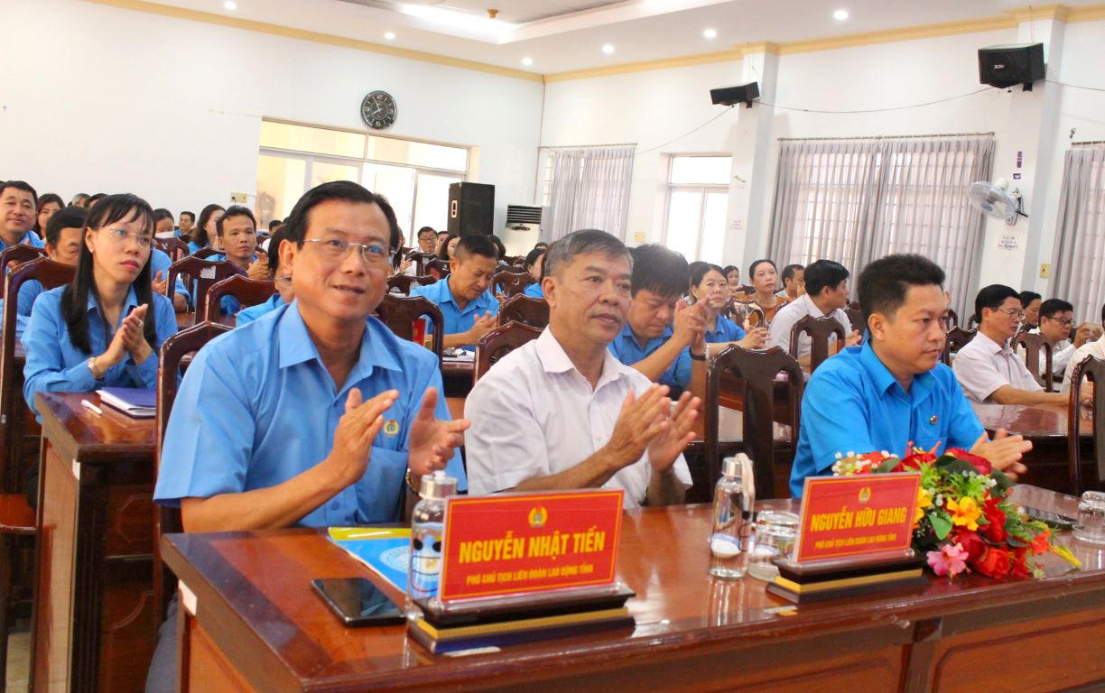 On August 7, the LĐLĐ opened the training conference on the profession of trade union work for trade union officials according to the 2024 plan. Photo: Lâm Điền