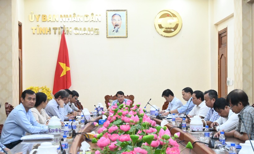 Scene at the working session. Photo: Thành Nhân