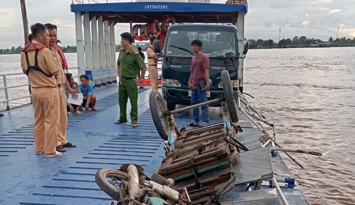 Phần còn lại của phà khách sau vụ tai nạn nghiêm trọng. Ảnh: Thanh tra Sở Giao thông vận tải tỉnh An Giang cung cấp