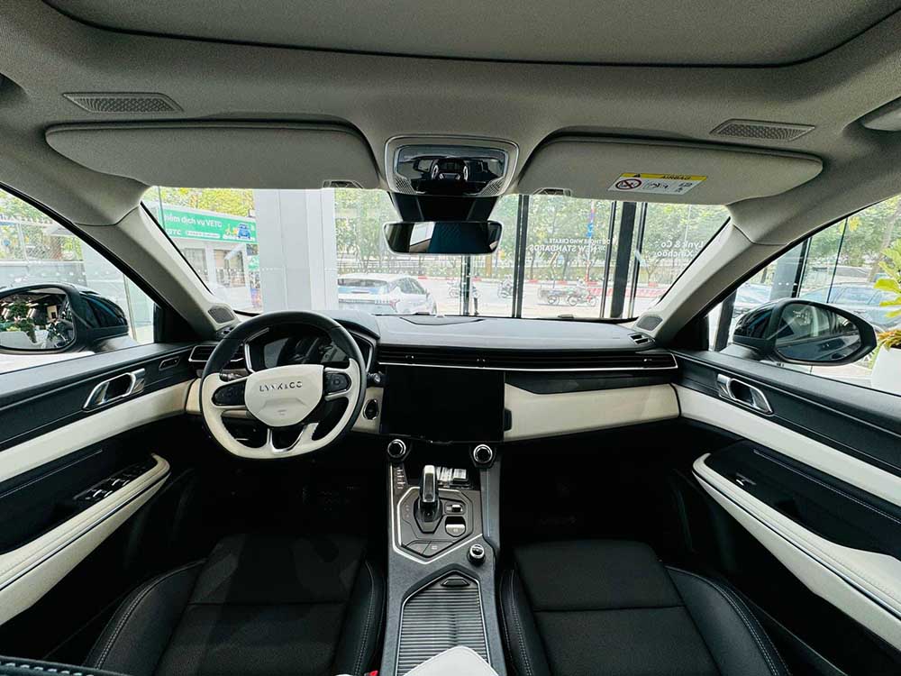 Interior of the new Lynk & Co 01. Photo: Thanh Vũ