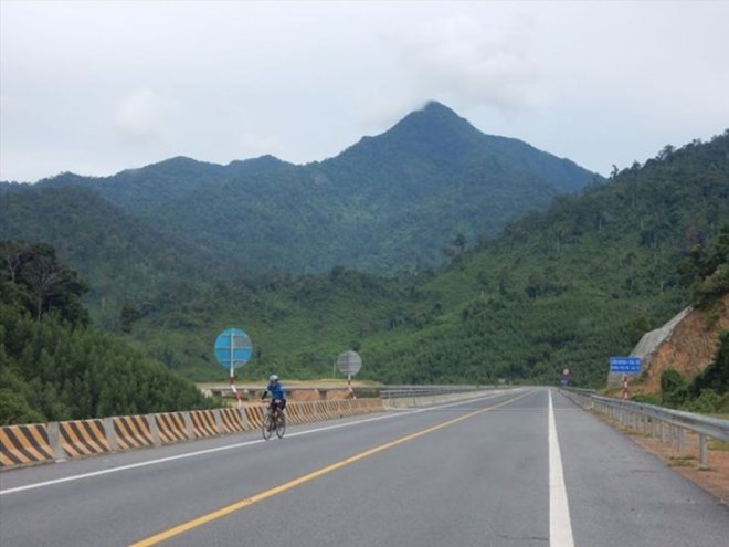 Da Nang City is implementing the Cao Binh Moc Chau Highway Project, connecting it to the existing highway. Photo: An Thượng