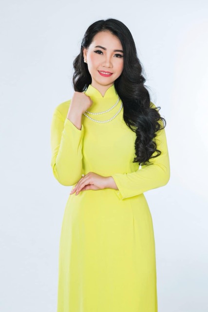 Runner-up Nguyễn Thị Đoàn born in 1985, born and raised in Hoà Bình city, currently a law instructor at Hoà Bình branch of the Driving School. In addition, she is a businesswoman.  