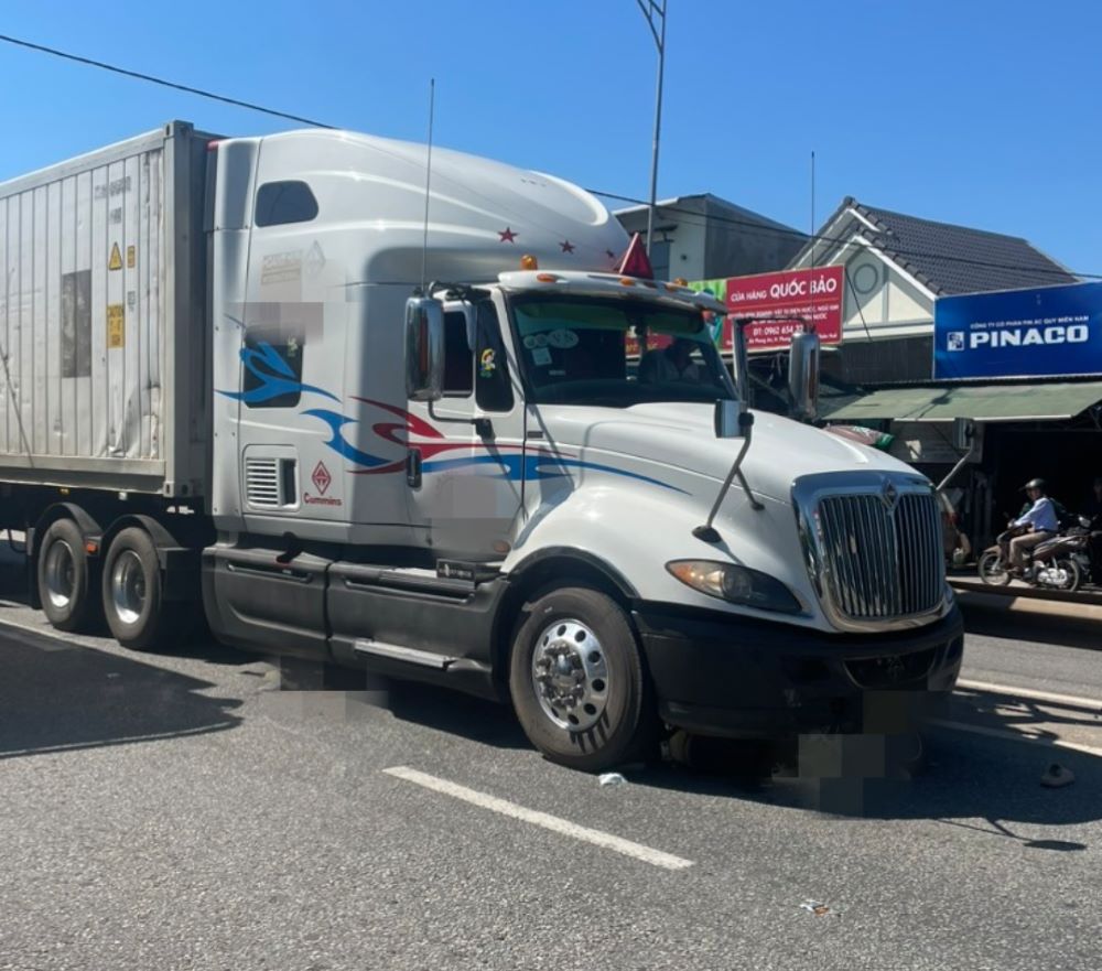 Hiện trường vụ va chạm giao thông. Ảnh: H. Nhật.