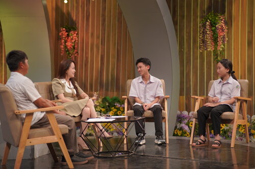 Câu chuyện của Thanh Sơn và người cha khiến người xem không khỏi xúc động. Ảnh: VTV