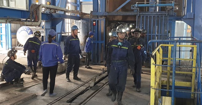 Kiến nghị tăng chi phí suất ăn cho thợ lò