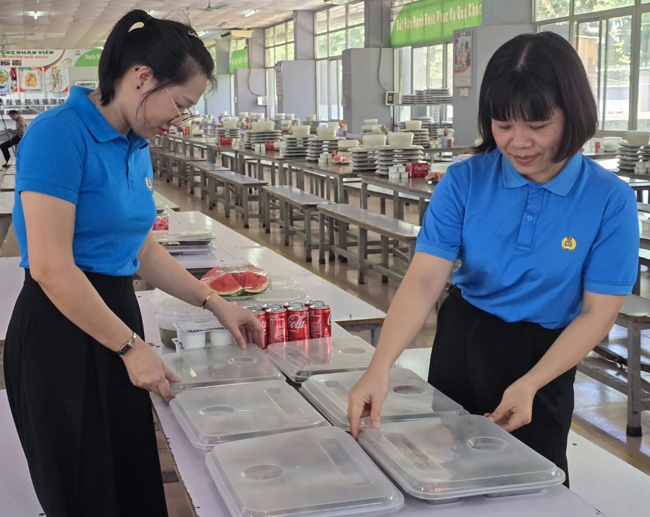 “Bữa cơm công đoàn” có giá trị 62.000 đồng/suất. Ảnh: Nguyễn Trường