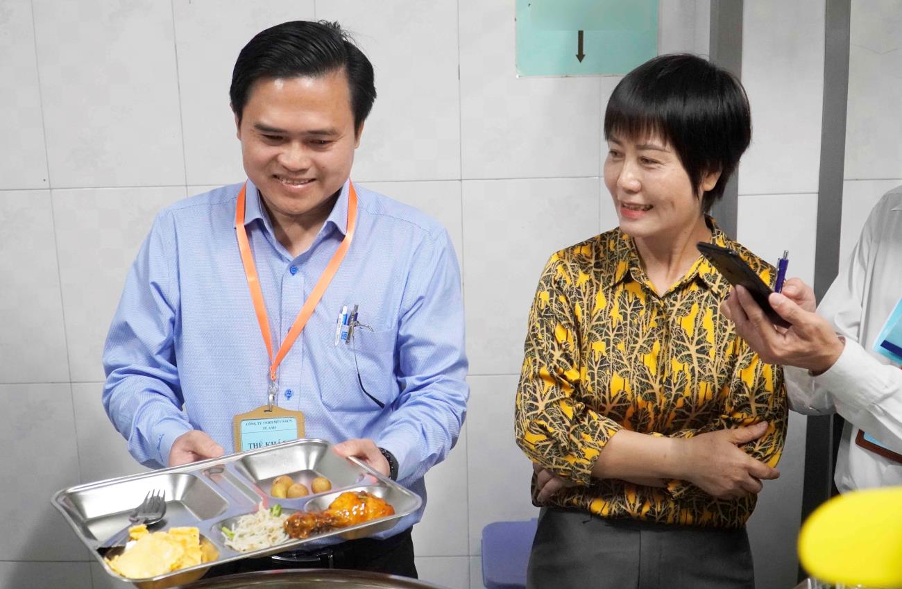 Giám sát chất lượng suất ăn công nghiệp