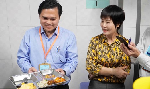 Giám sát chất lượng suất ăn công nghiệp