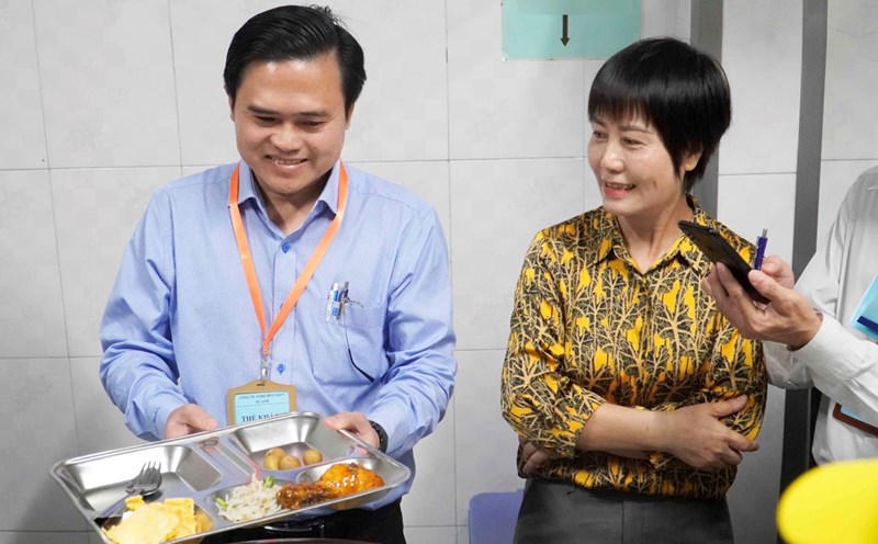 Giám sát chất lượng suất ăn công nghiệp