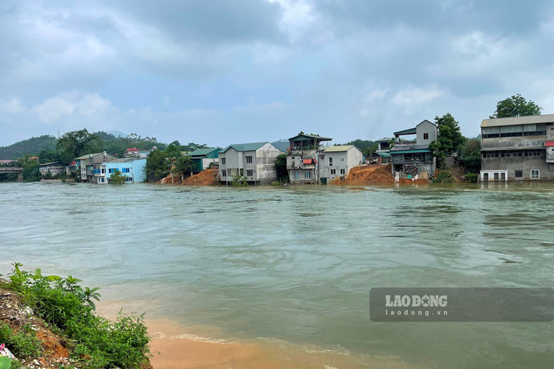 A house flooded with water after the flood. Photo: Dinh Dai