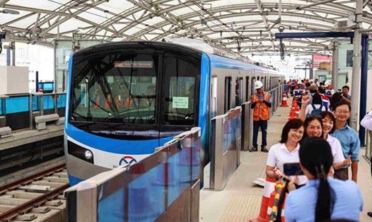 Metro số 1 dự kiến vận hành thương mại cuối năm nay. Ảnh: Anh Tú