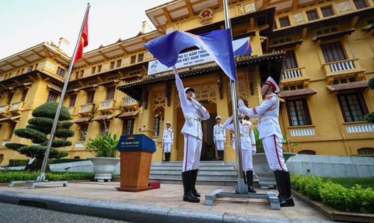 Lễ Thượng cờ ASEAN tại Hà Nội, sáng 8.8.2024. Ảnh: Hải Nguyễn