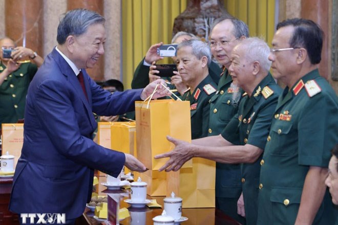 Tổng Bí thư, Chủ tịch nước gặp cựu chiến binh Sư đoàn 308