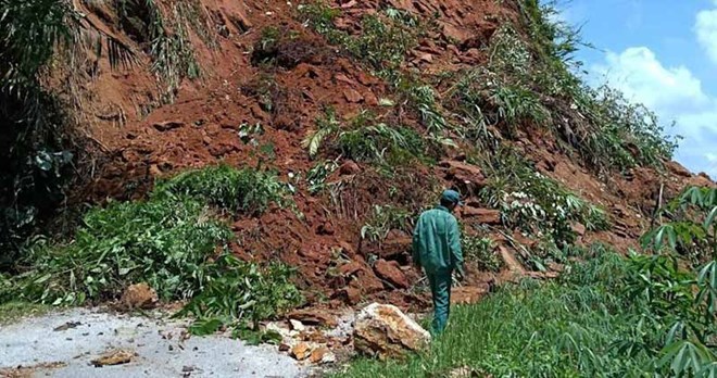 Scene of the landslide that buried a male shipper in Lào Cai. Photo: Tùng Lâm