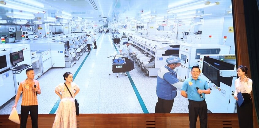 Phần thi năng khiếu của Công đoàn cơ sở  Bệnh viện Quân y 354. Ảnh: CĐCS