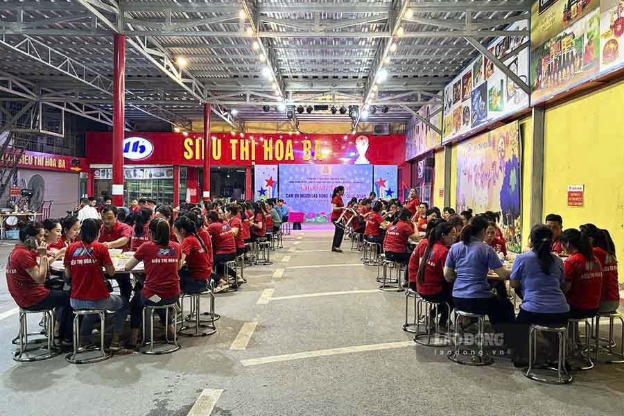 Chương trình bữa cơm cảm ơn người lao động lần này được Công đoàn Viên chức (CĐVC) tỉnh Điện Biên tổ chức dành riêng cho người lao động thuộc Công đoàn cơ sở Công ty TNHH Giáo dục và Thương mại Dịch vụ Hoa Ba tại TP Điện Biên Phủ, tỉnh Điện Biên.
