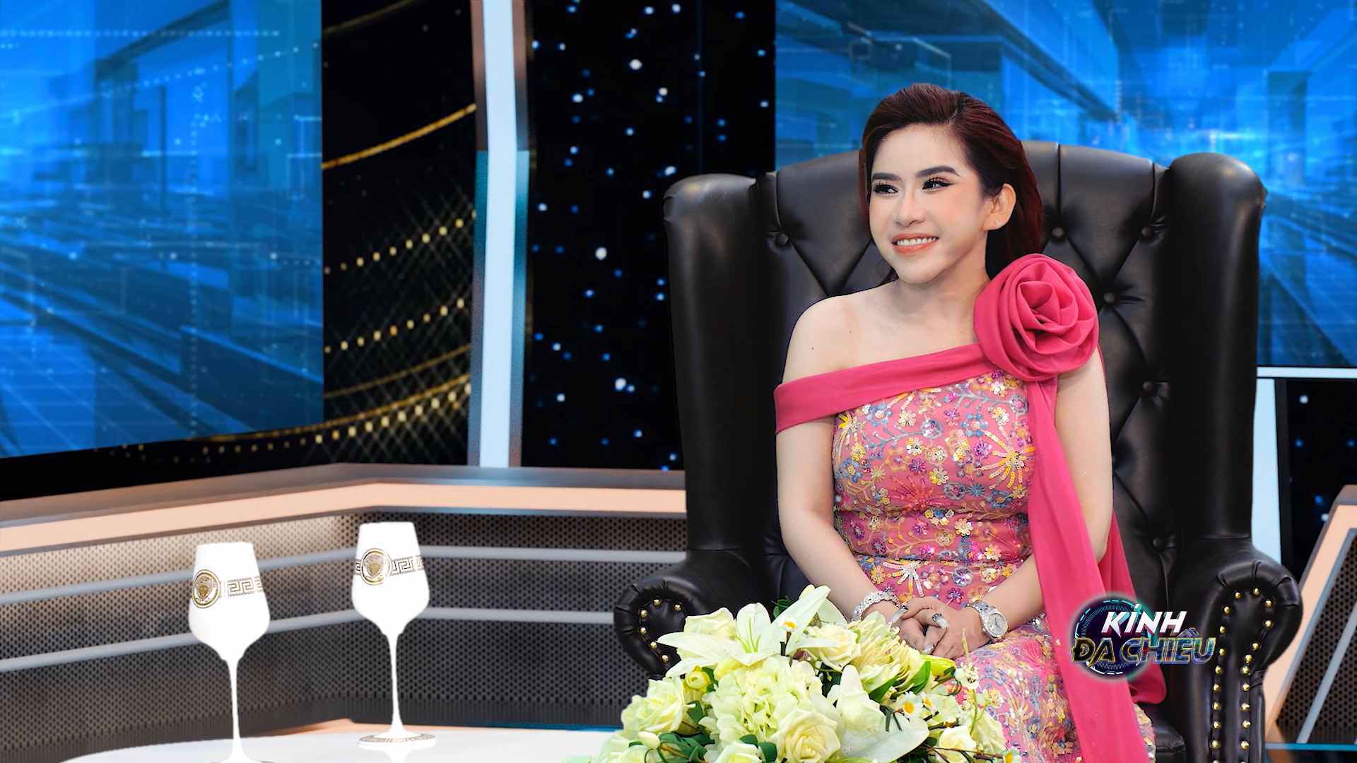 Bình Tinh chia sẻ về chuyện cải lương. Ảnh: NSX.