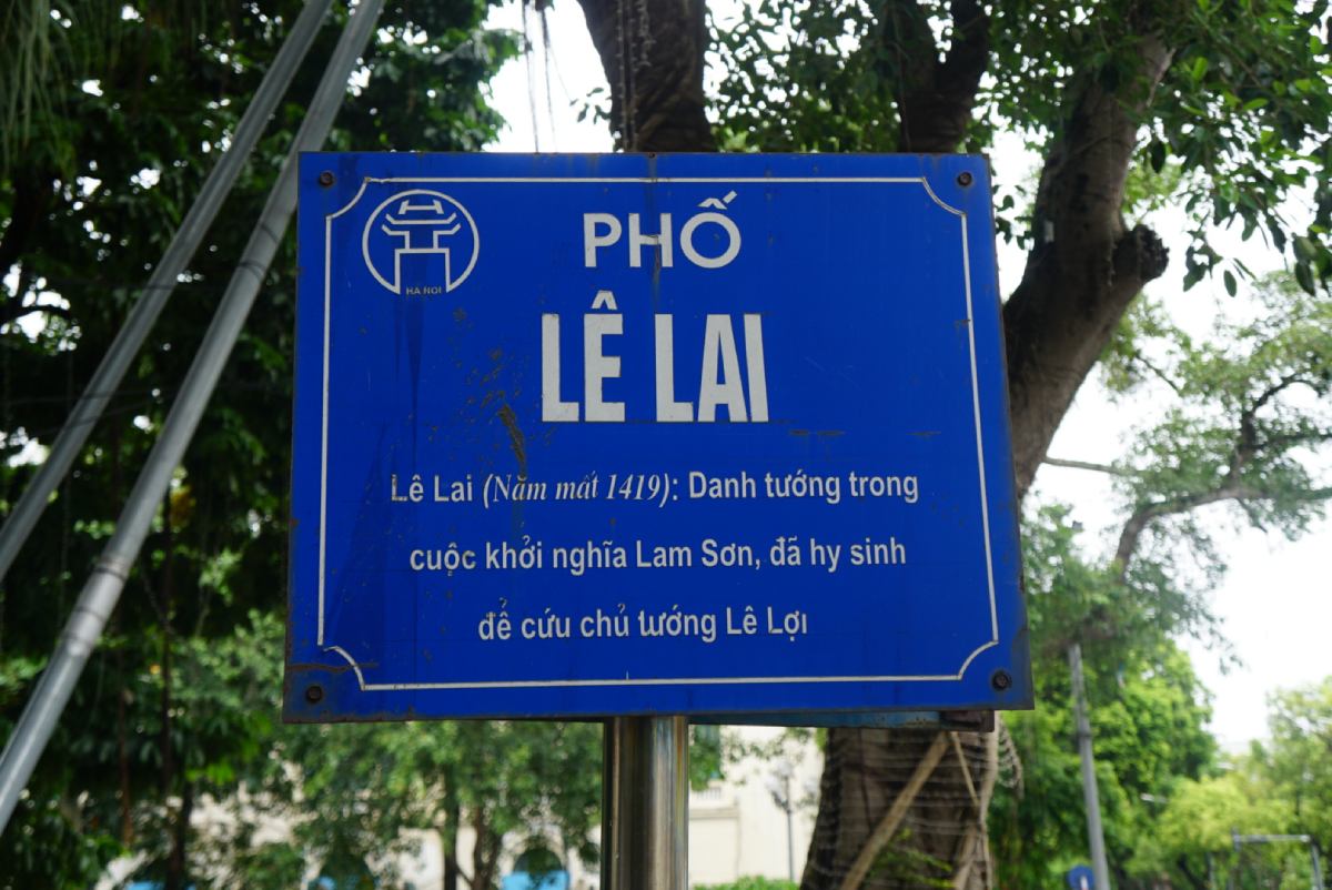 Notes on some streets being used in Hanoi. Photo: Cong Hoa