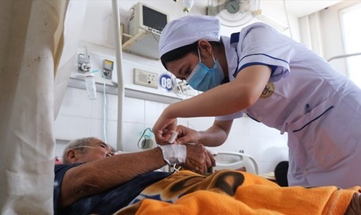 Mỗi đơn vị y tế làm nhiệm vụ kiểm soát, phòng chống bệnh tật tuyến tỉnh hạng I trở lên sẽ được bố trí không quá 3 cấp phó. Ảnh minh họa: Phong Linh