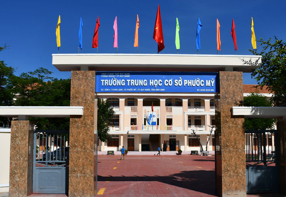 Phước Mỹ Junior High School meets the standards set by the Ministry of Education and Training. Photo: Xuân Nhàn.