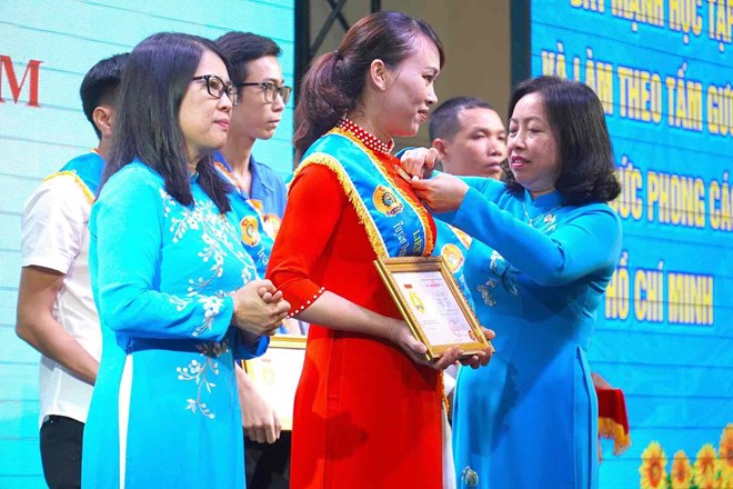 Tuyên dương 240 công nhân, cán bộ công đoàn ở tỉnh Đồng Nai