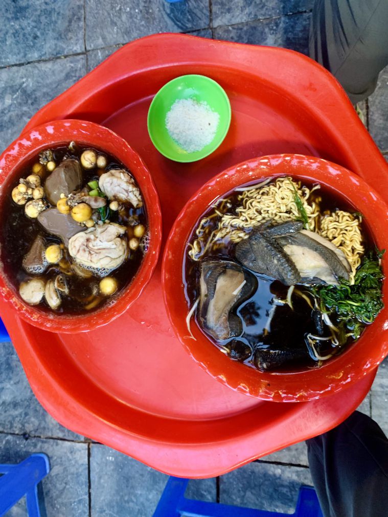 Món mỳ gà tần.