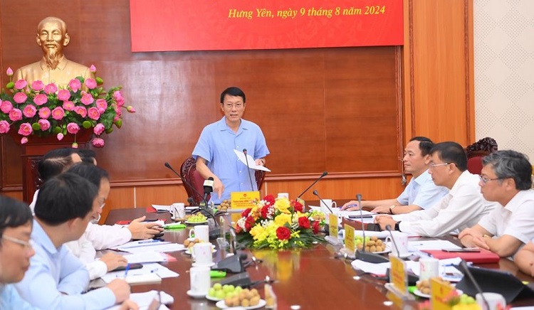 Bộ trưởng Lương Tam Quang phát biểu chỉ đạo tại buổi làm việc. Ảnh: Bộ Công an