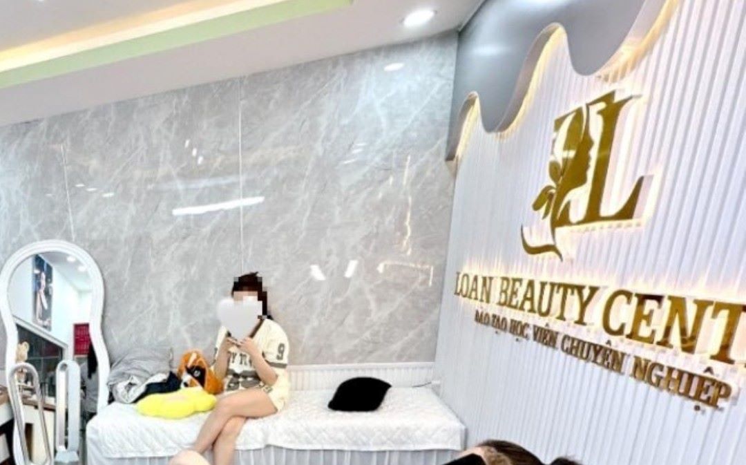 Cơ sở thẩm mỹ hoạt động không phép. Ảnh: Hue-S.