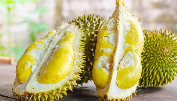 The durian of Cai Mon is famous for its thick flesh, few seeds, and sweet flavor. Image: Foody