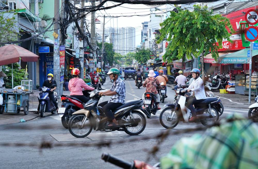  Theo đó, dự án mở rộng đường Tôn Thất Thuyết và xây công viên dọc kênh Tẻ do Ban Quản lý dự án đầu tư xây dựng khu vực Quận 4 làm chủ đầu tư. Tuy nhiên, hiện nay công trình này chưa được thông qua kế hoạch đều tư trung hạn 2021 - 2025.