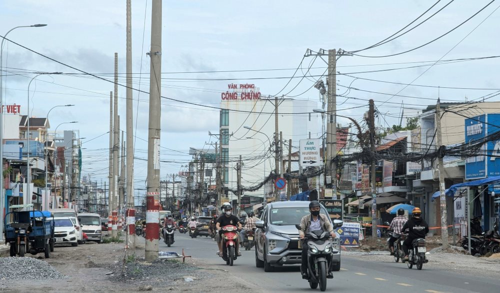 Đường Tân Kỳ -Tân Quý  sắp hoàn thành mở rộng . Ảnh: Anh Tú