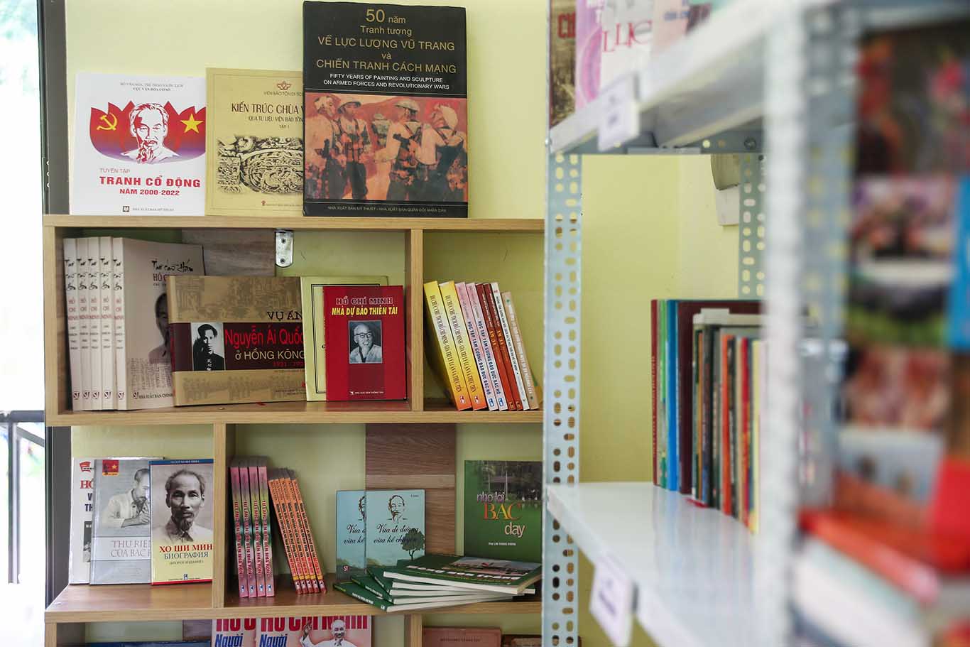 The library with 3,000 paper books and 500 e-books, with many useful books for the people and children.