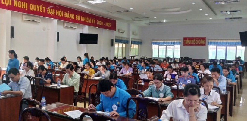 75 trade union members from trade union federations directly under the LĐLĐ TP Gò Công participated. Photo: Nguyễn Nga