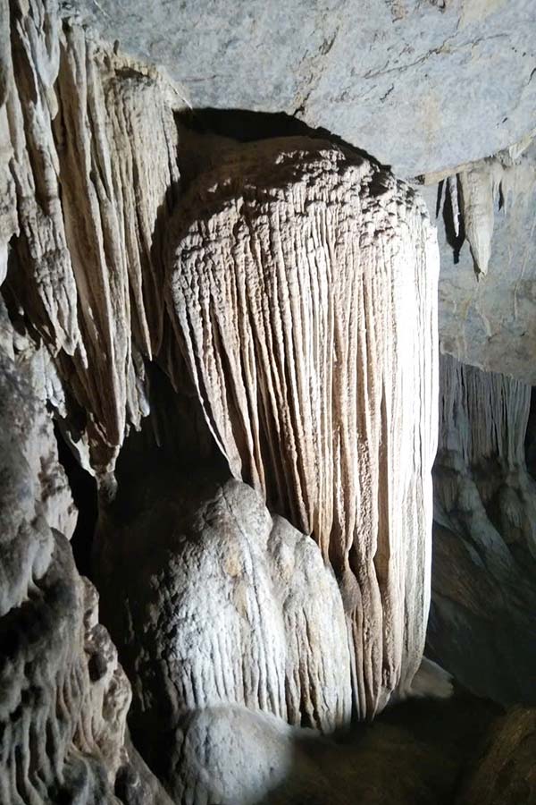 A corner of Chua Po cave, Lao Xa Phinh commune, Tua Chua district.